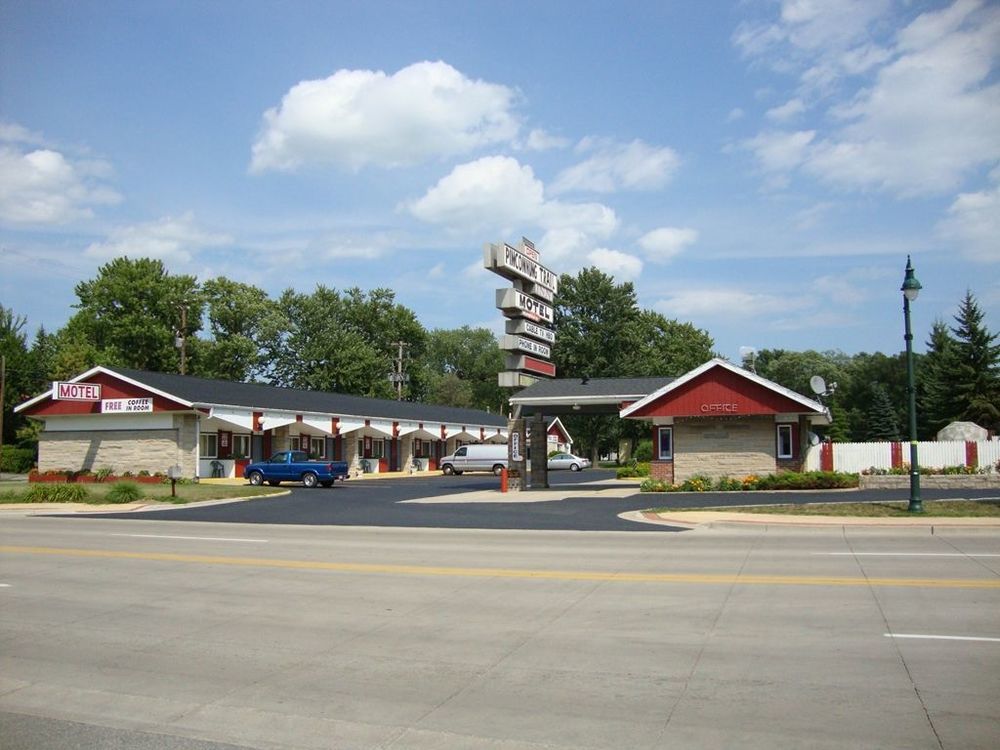 Pinconning Trail Inn Motel エクステリア 写真