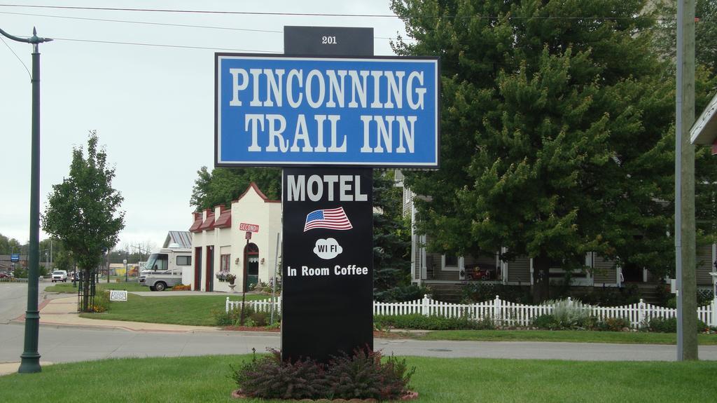 Pinconning Trail Inn Motel エクステリア 写真
