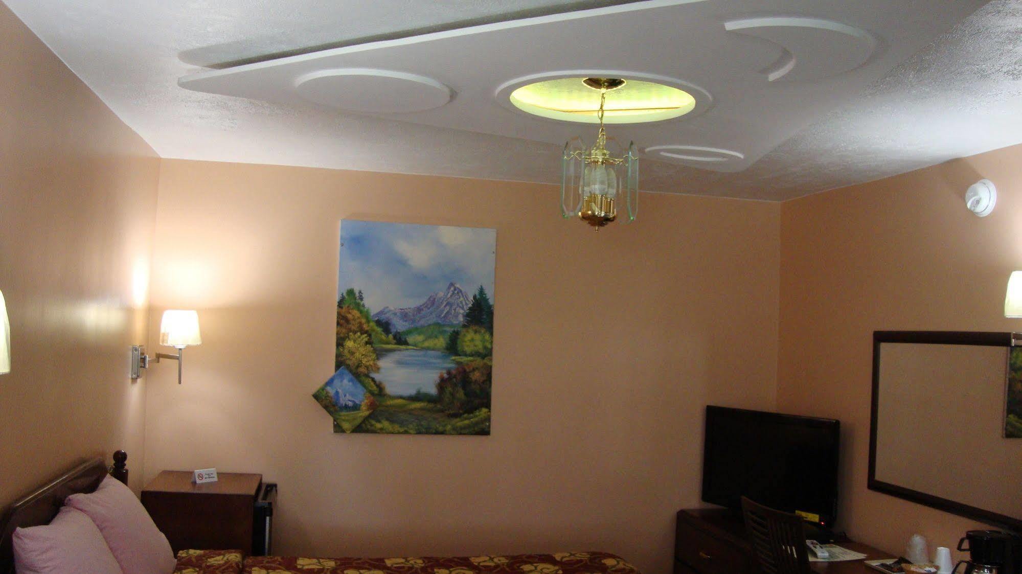 Pinconning Trail Inn Motel エクステリア 写真
